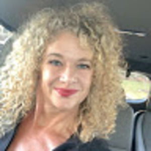 Meet your Posher, Holly